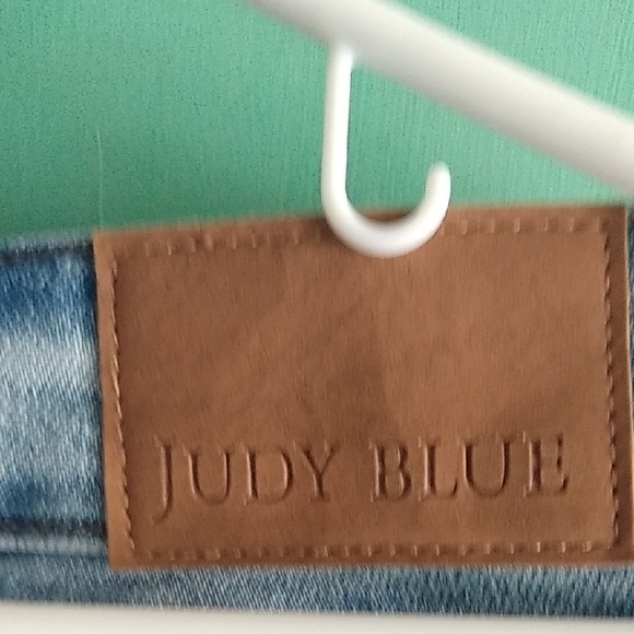 Judy Blue Light Blue Denim Jeans - Picture 4 of 4
